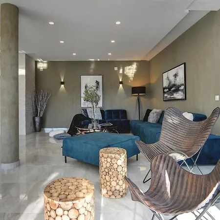 Modern With Private Pool, Jacuzzi, Sauna