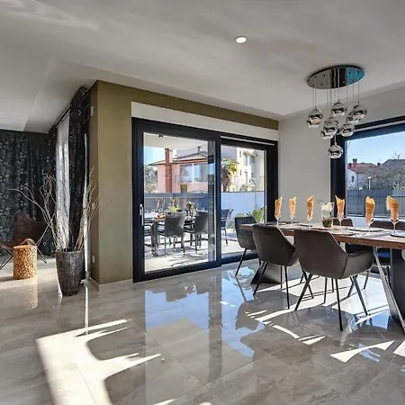 Modern With Private Pool, Jacuzzi, Sauna * Rovinj