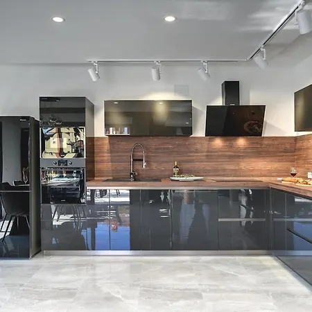 Modern With Private Pool, Jacuzzi, Sauna Lägenhet
