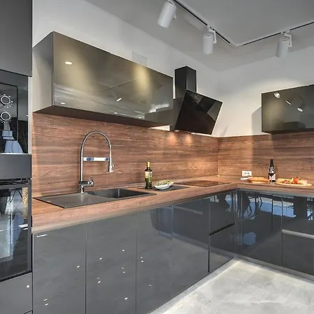 Modern With Private Pool, Jacuzzi, Sauna Lägenhet Rovinj