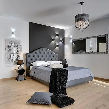 Modern With Private Pool, Jacuzzi, Sauna Rovinj