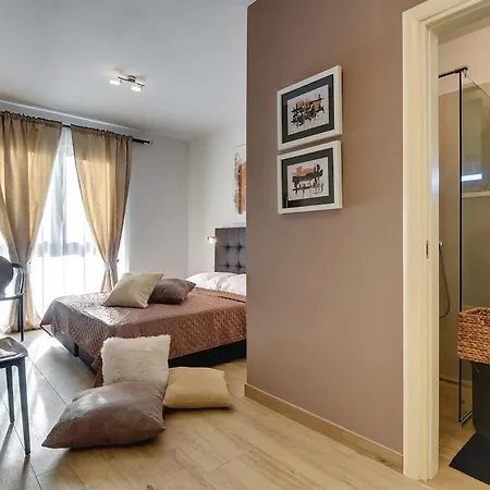 Modern With Private Pool, Jacuzzi, Sauna Lägenhet