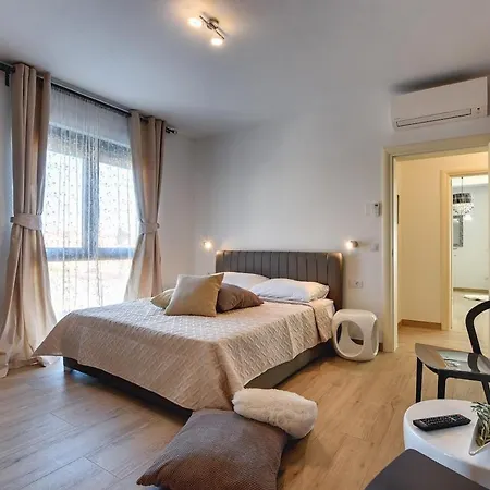 Modern With Private Pool, Jacuzzi, Sauna * Rovinj